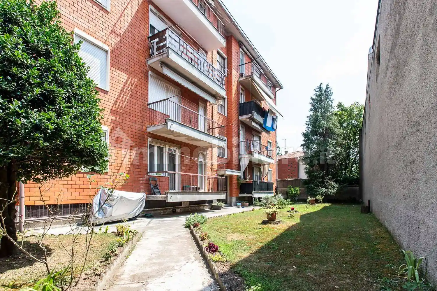 Appartamento in vendita a Buscate