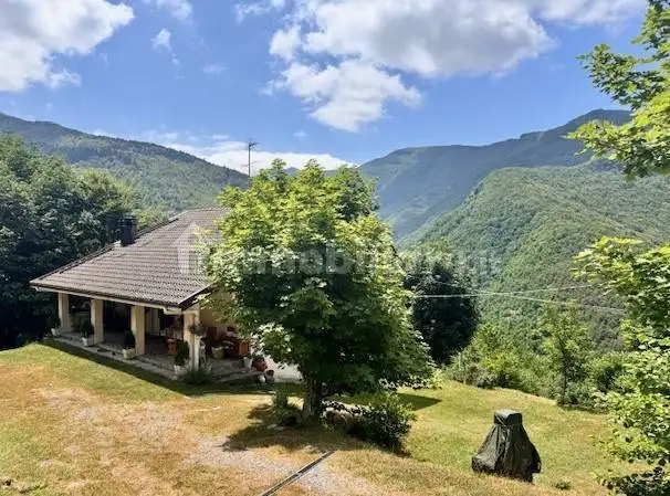 Villa in vendita a Lizzano in Belvedere