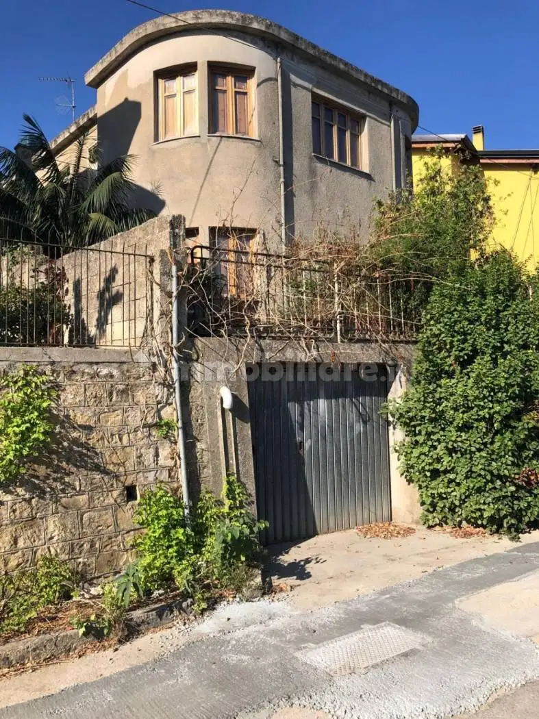 Villa unifamiliare via Vittorio Emanuele III, Collinas - foto 3