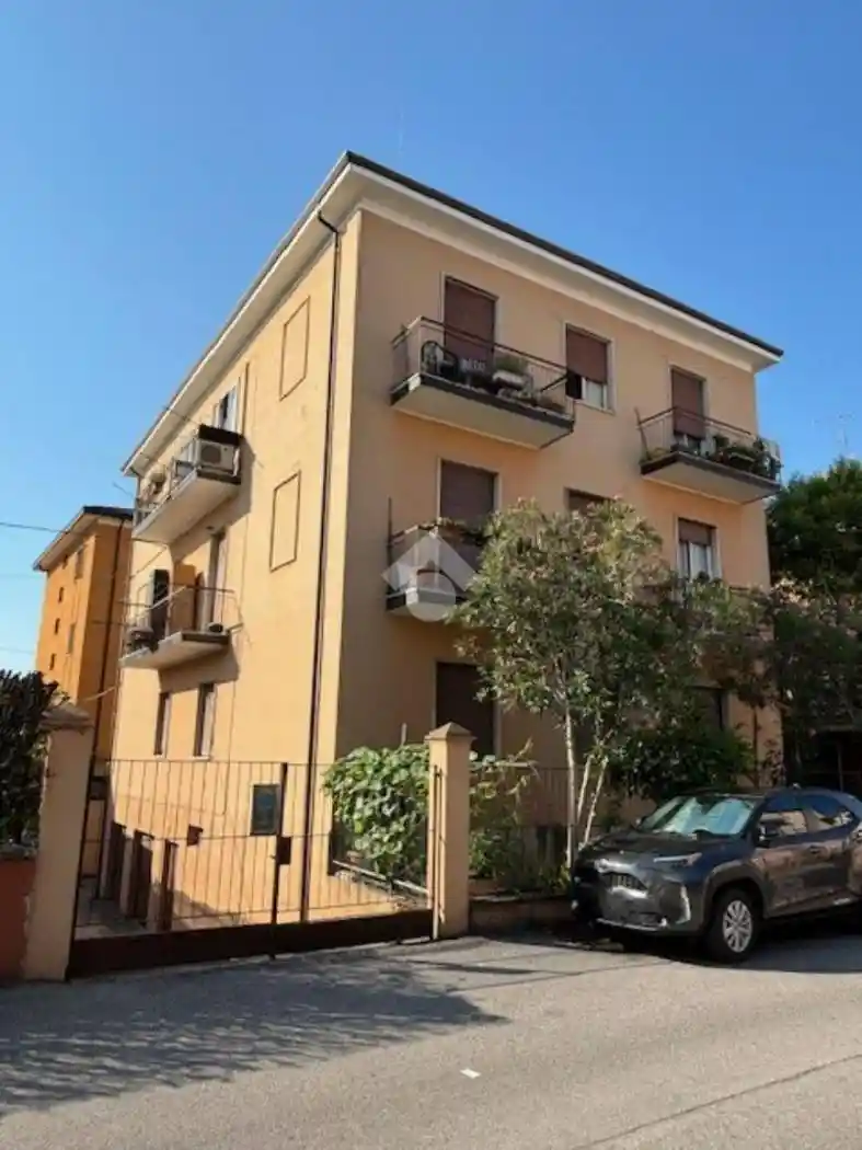 Palazzo - Edificio in vendita a Verona