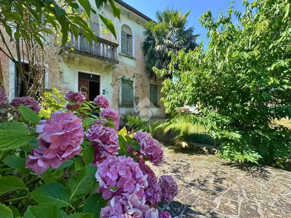 Villa in vendita a Pieve del Grappa