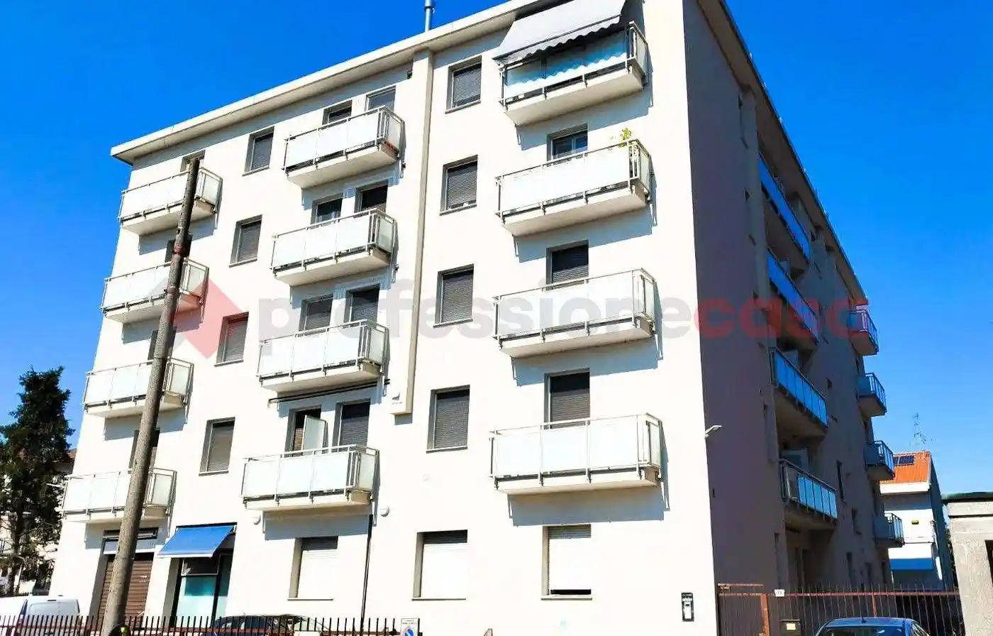 Appartamento in vendita a Locate di Triulzi