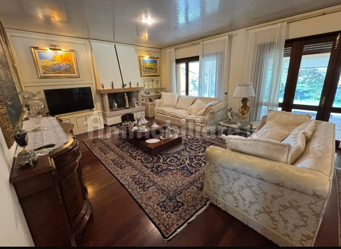 Villa in vendita a Caerano di San Marco