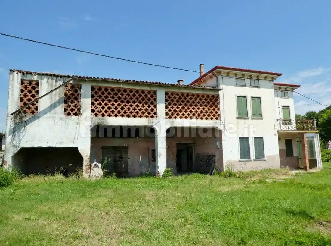 Rustico - Casale in vendita a Monticello Conte Otto