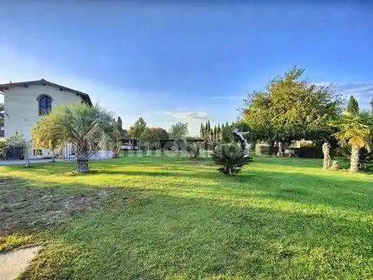 Villa in vendita a Campi Bisenzio