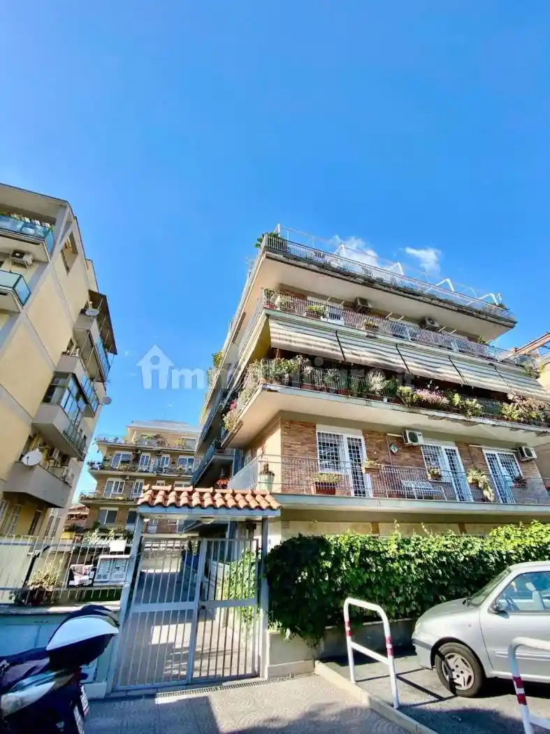 Appartamento in vendita a Roma