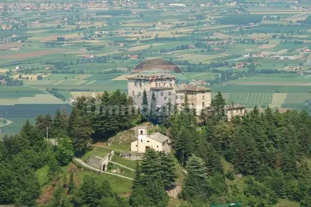 Palazzo - Edificio in vendita a Montemale di Cuneo