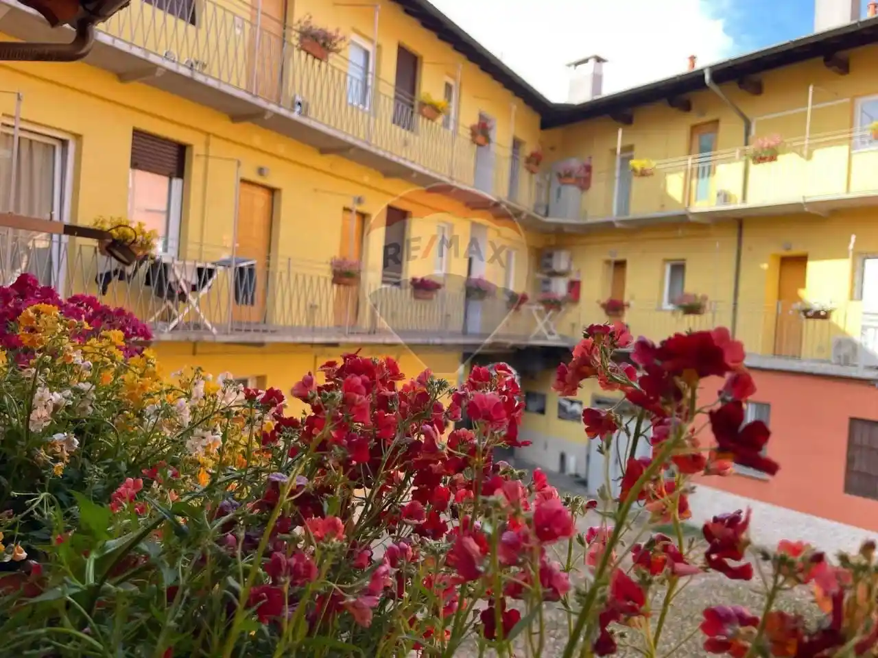 Palazzo - Edificio in vendita a Varese
