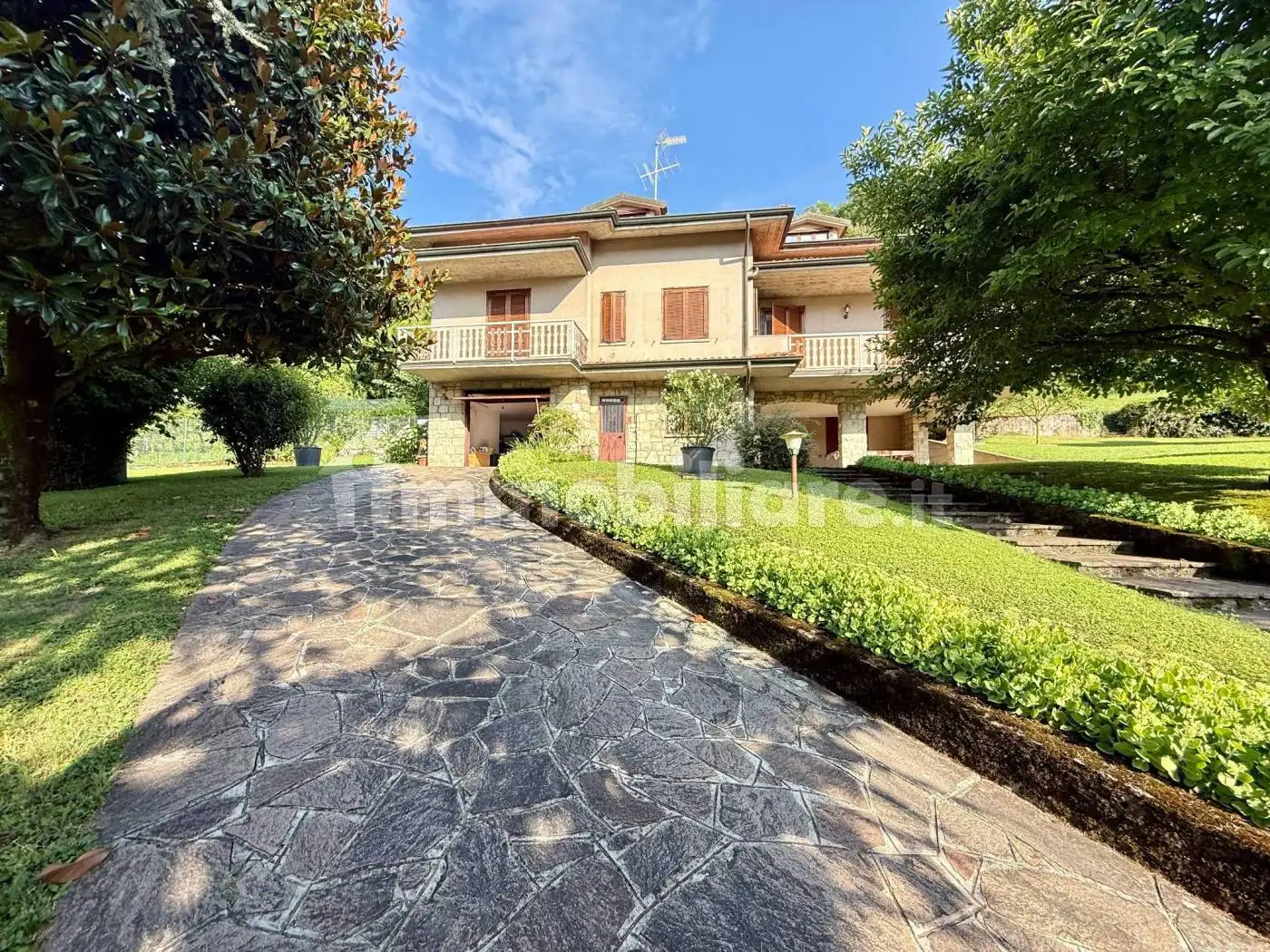 Villa in vendita a Monasterolo del Castello