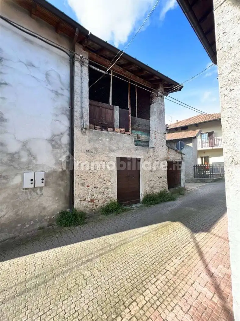 Rustico - Casale in vendita a Monvalle