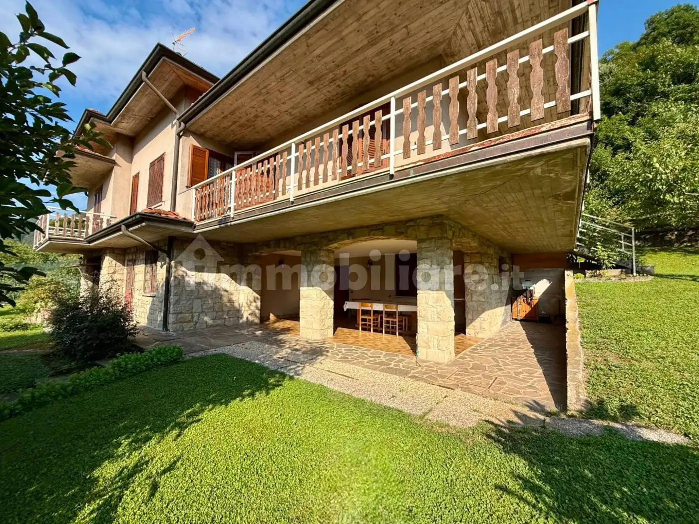 Villa in vendita a Monasterolo del Castello