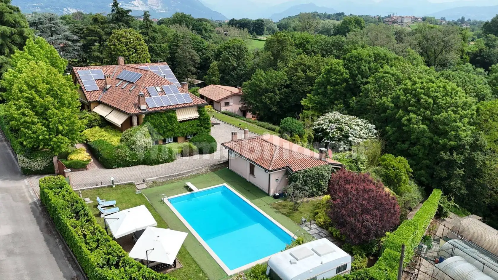 Villa in vendita a Merone