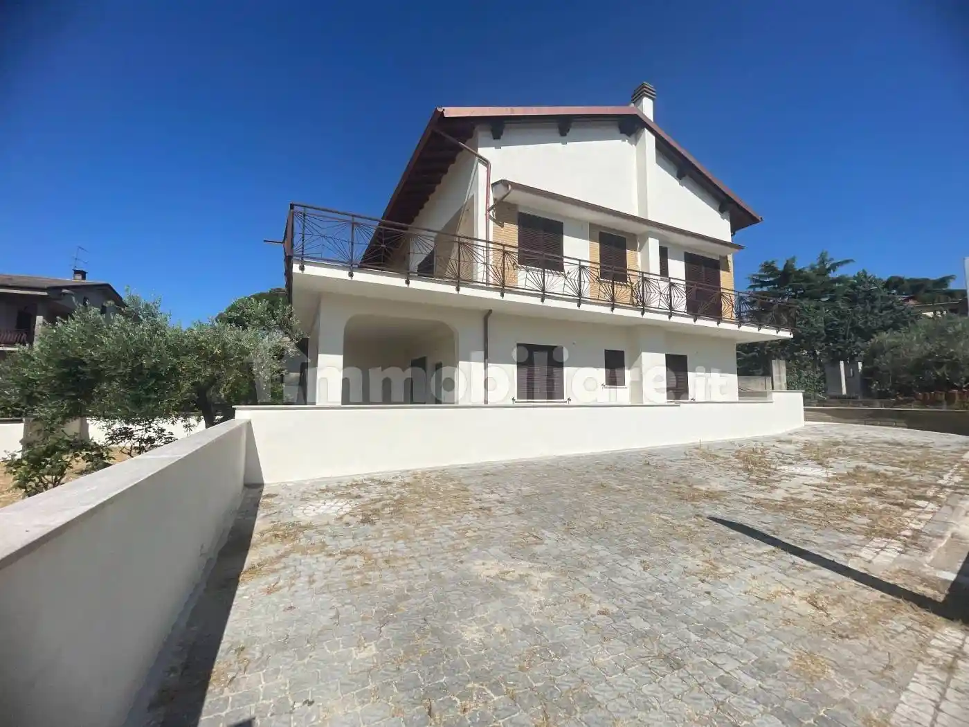 Appartamento in affitto a Colonna