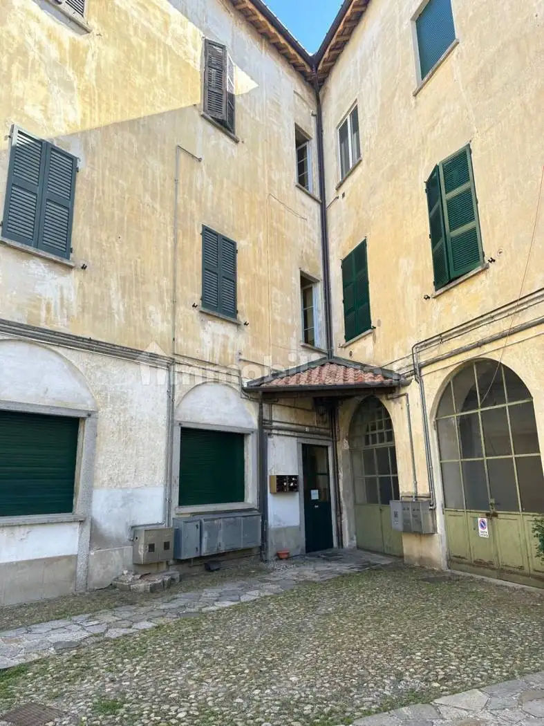 Appartamento in vendita a Comerio