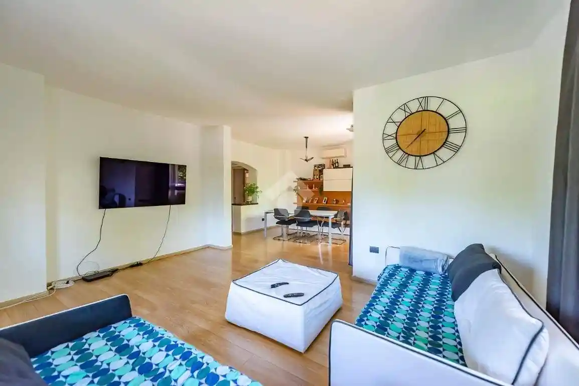 Appartamento viale Monte Resegone 10, Centro, Arese - foto 2