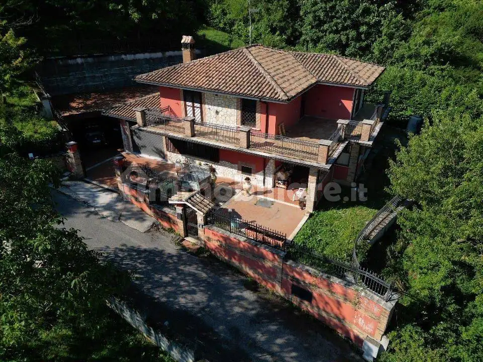 Villa in vendita a Capistrello