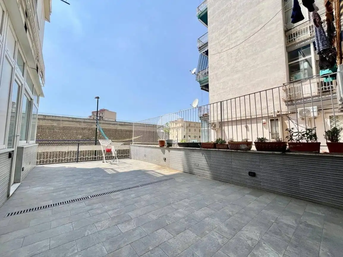 Appartamento in vendita a Napoli