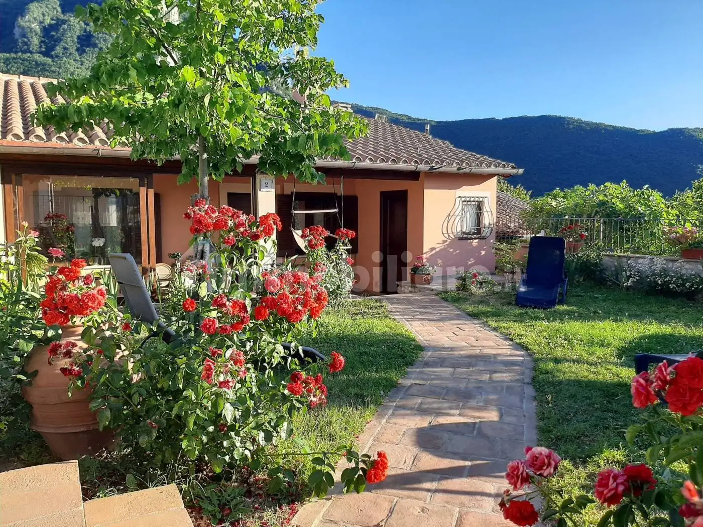 Villa in vendita a Sant'Anatolia di Narco