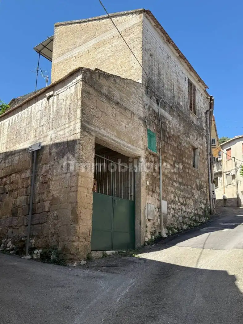 Rustico via Tora, Annunziata, Castel Morrone