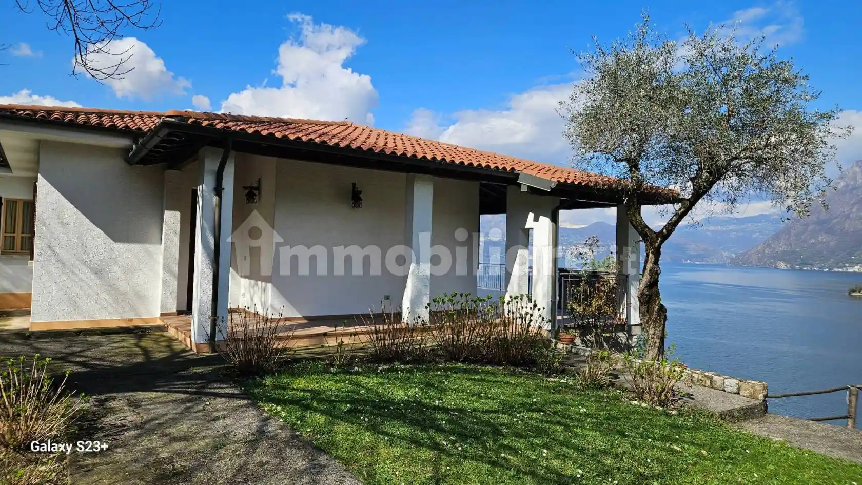 Villa in vendita a Monte Isola