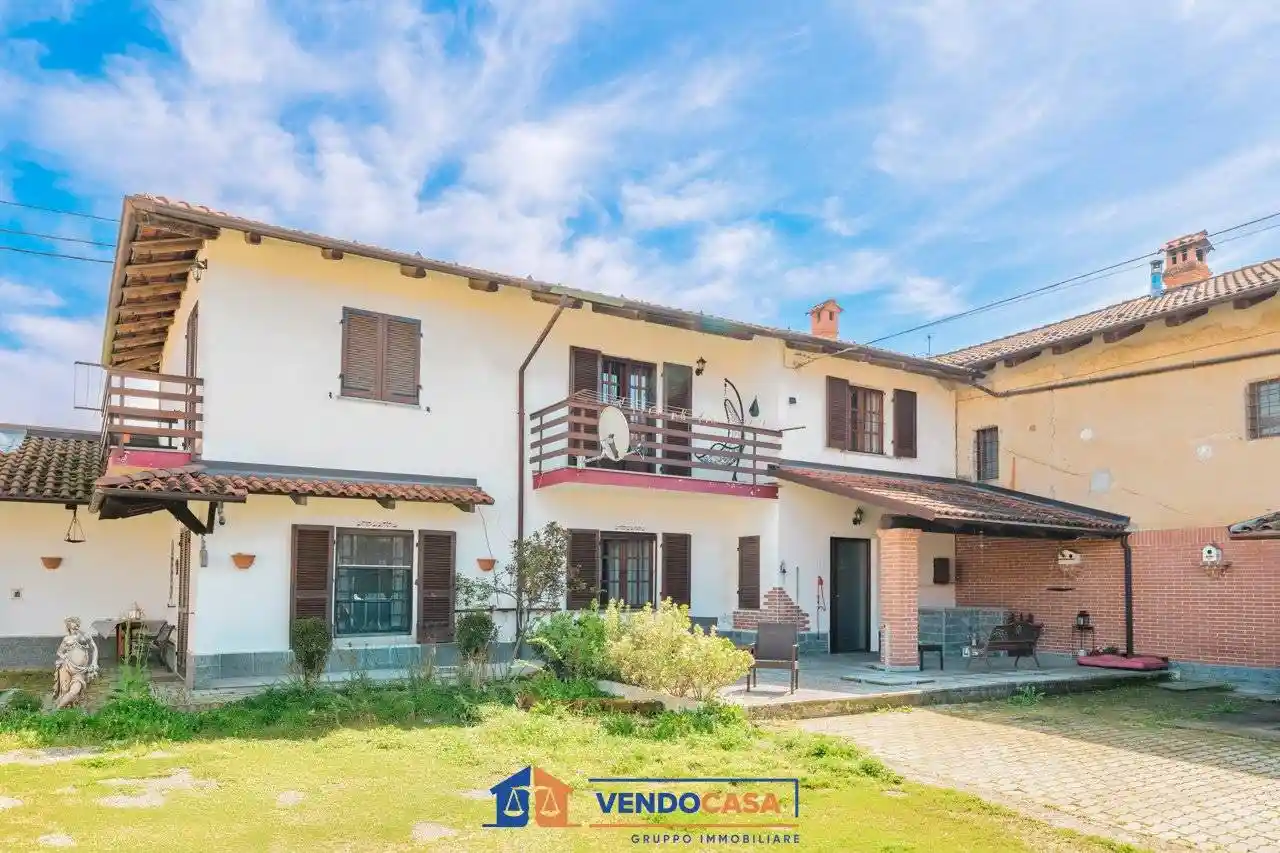 Villa in vendita a Sanfrè