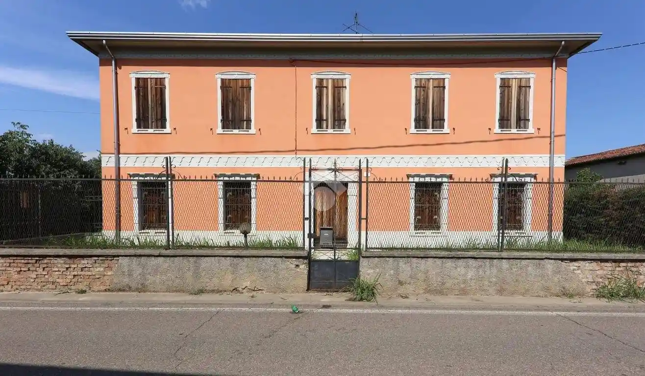 Villa in vendita a Roverbella