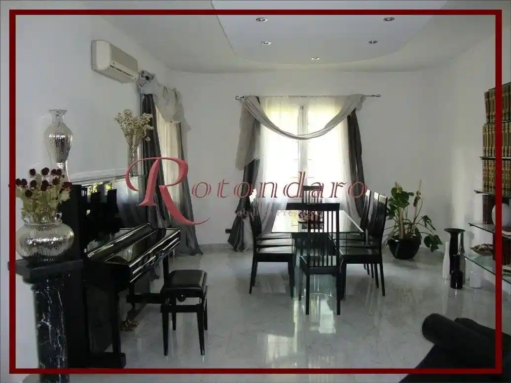 Villa in vendita a Trezzano sul Naviglio