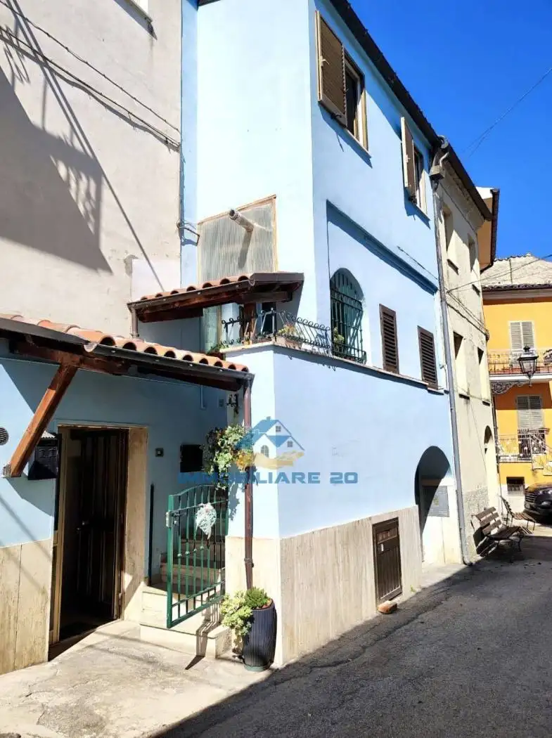 Casa indipendente in vendita a Teramo