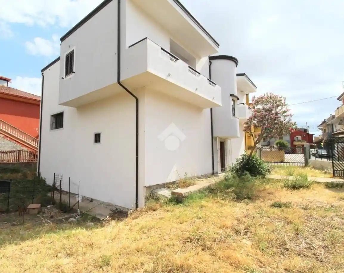 Villa unifamiliare piazza Fiume 19, Centro, Isola di Capo Rizzuto - foto 2