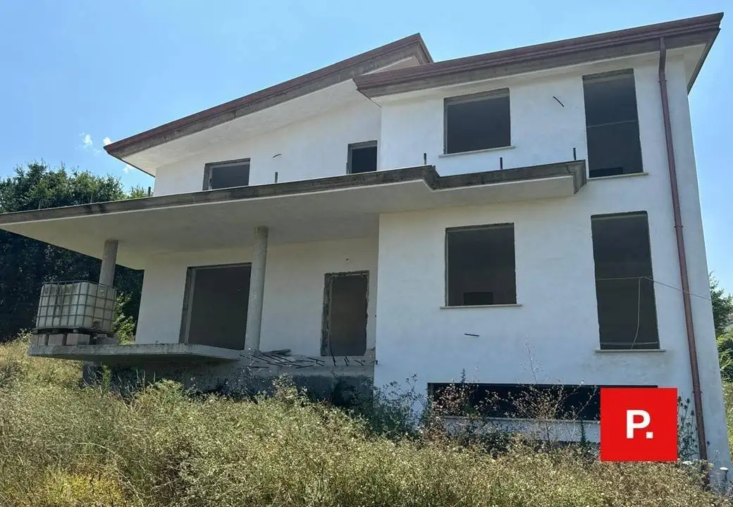 Villa in vendita a Limatola