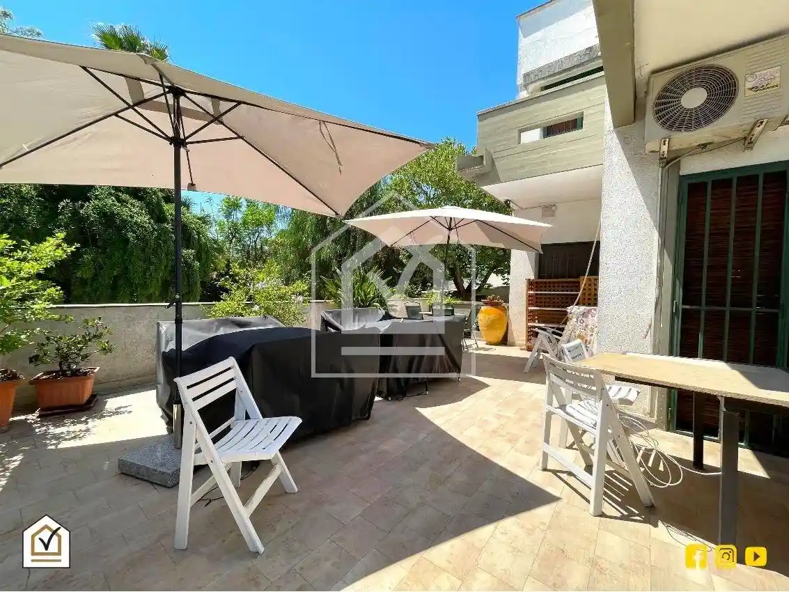 Villa bifamiliare, buono stato, 700 m², Mungivacca, Bari - foto 2