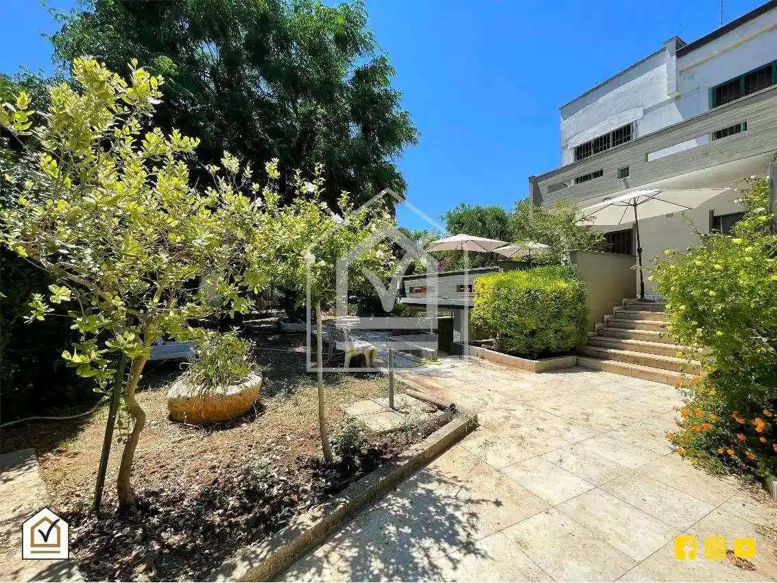 Villa bifamiliare, buono stato, 700 m², Mungivacca, Bari - foto 3