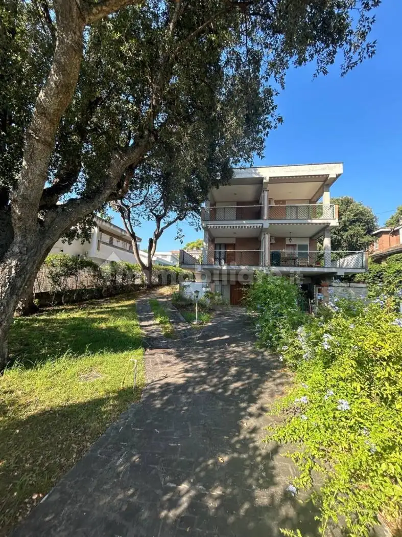 Villa in affitto a Anzio