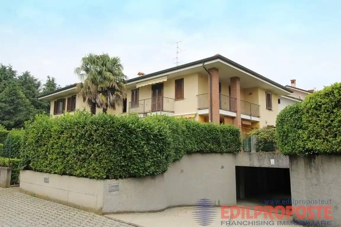 Appartamento in vendita a Cogliate