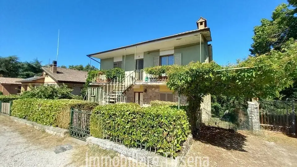 Villa in vendita a San Venanzo