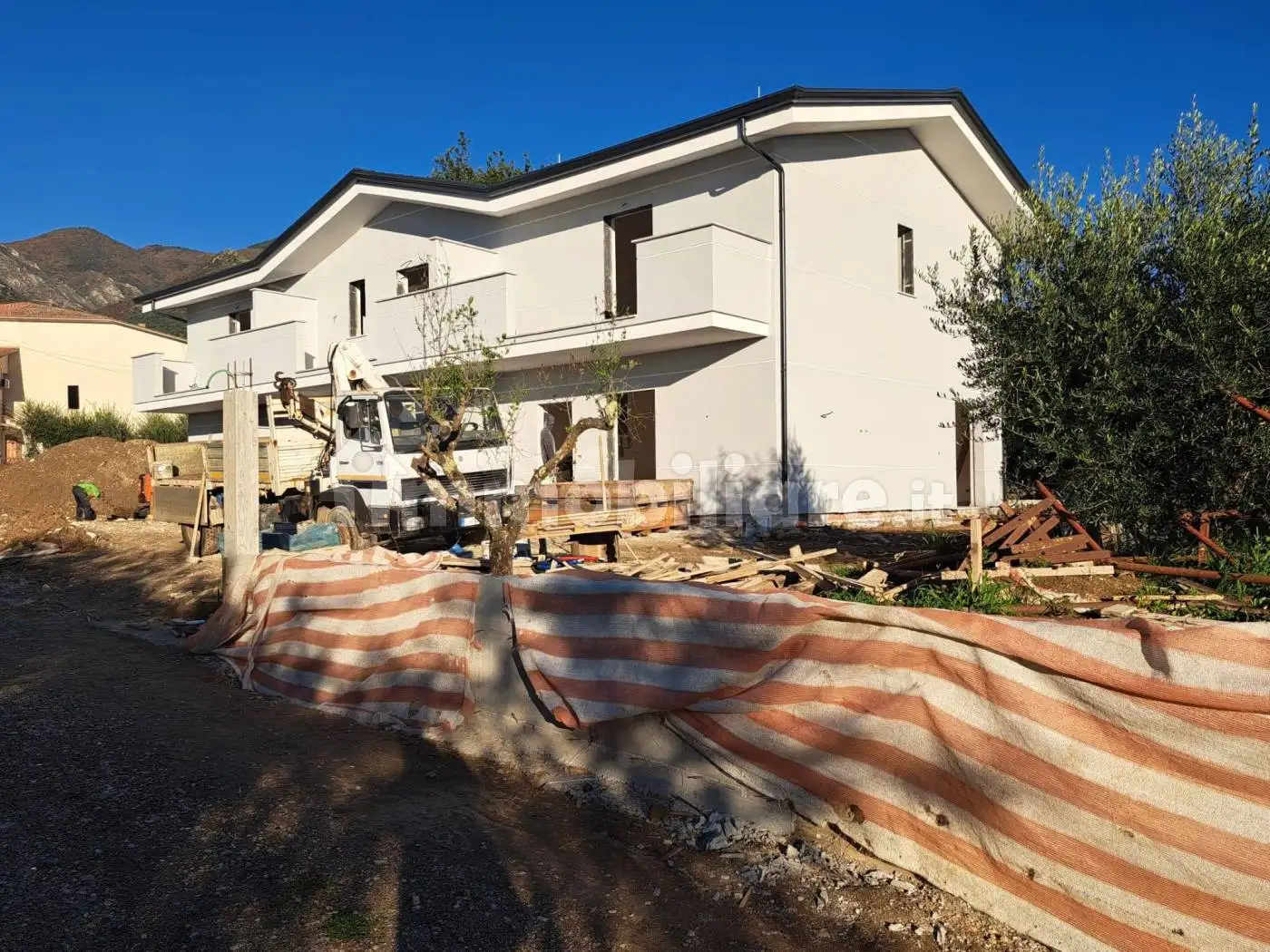 Villa in vendita a Cervaro