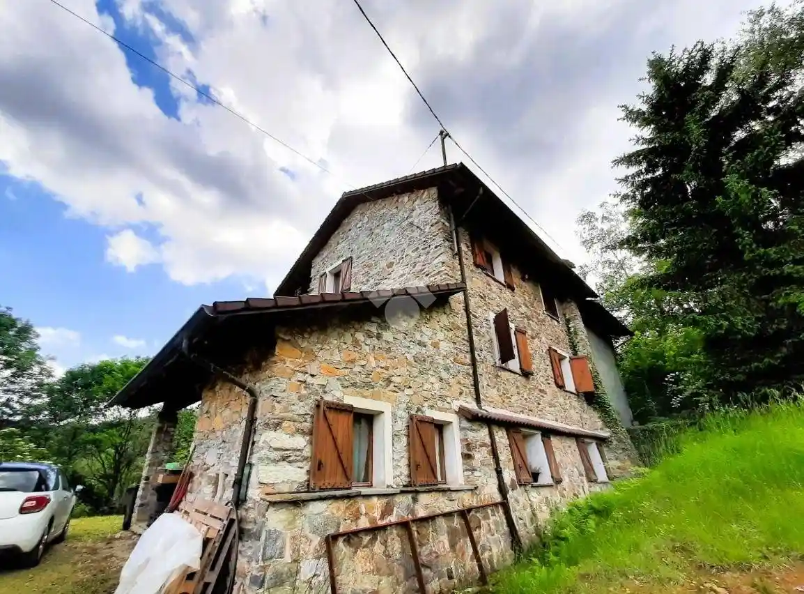 Casa indipendente in vendita a Forno Canavese