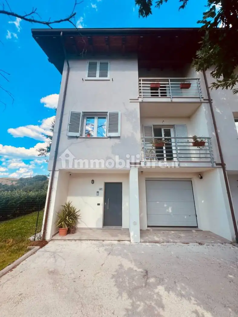 Casa indipendente in vendita a Castiglione dei Pepoli