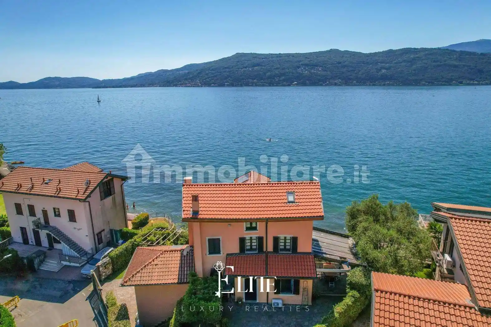 Villa in vendita a Leggiuno