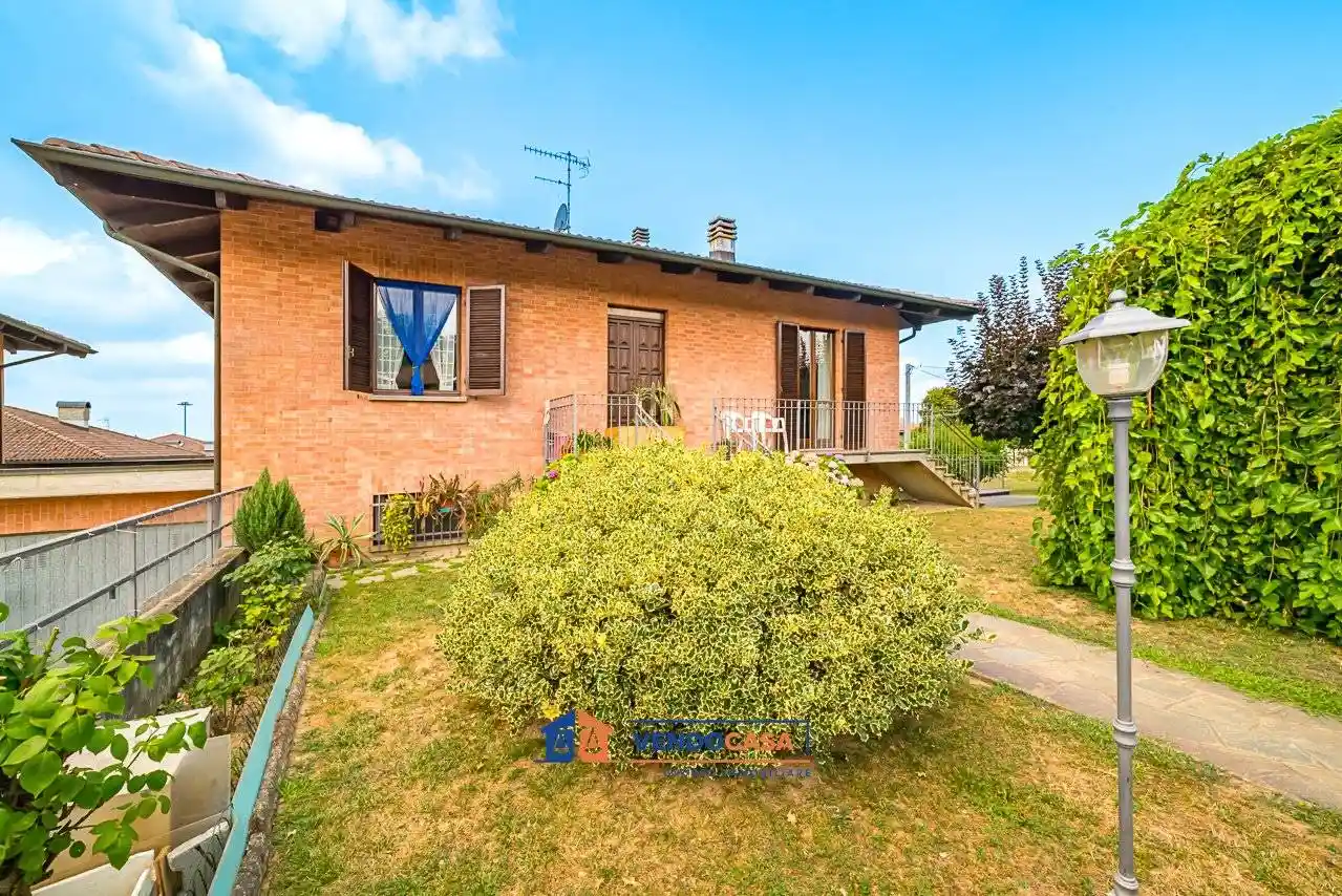 Villa in vendita a Bra