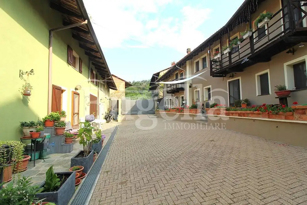 Villa in vendita a Magnano