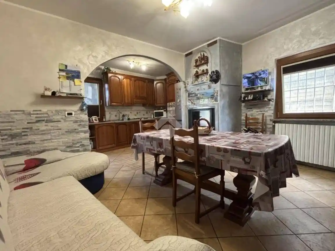 Casa indipendente in vendita a None