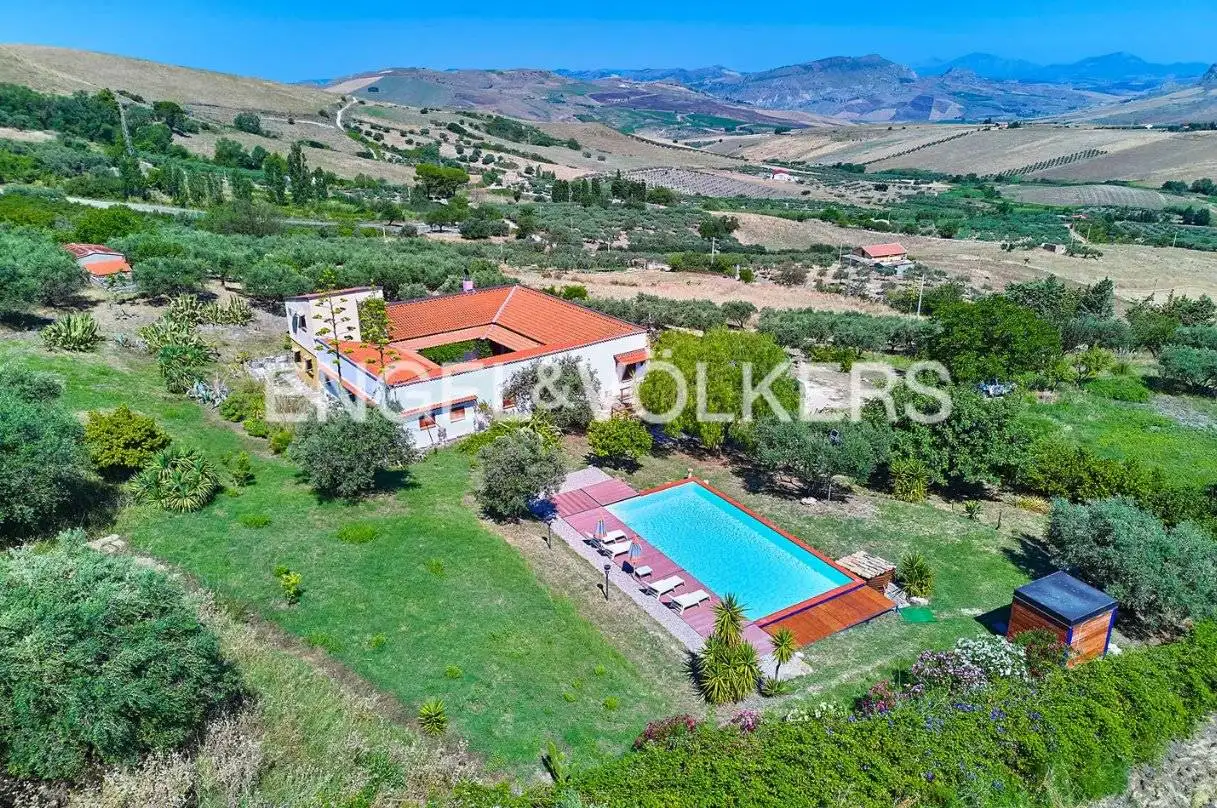 Villa in vendita a Contessa Entellina