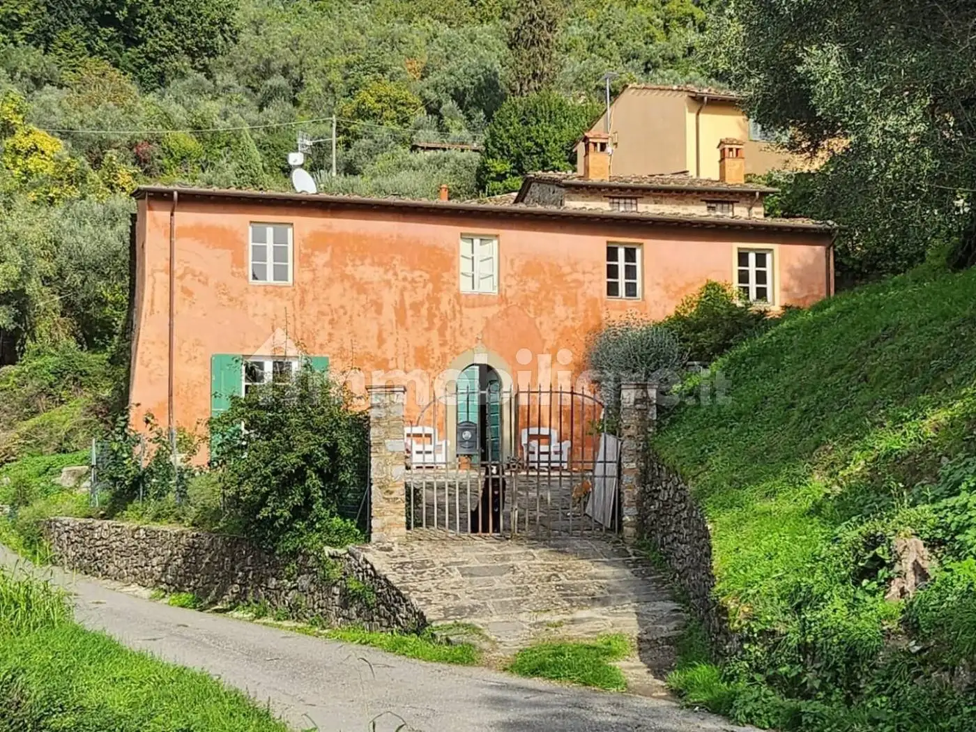 Rustico - Casale in vendita a Lucca