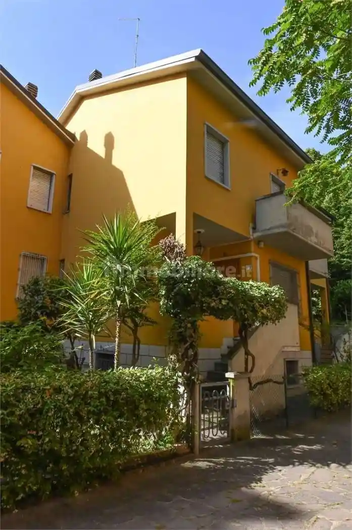 Villetta a schiera in vendita a Modena