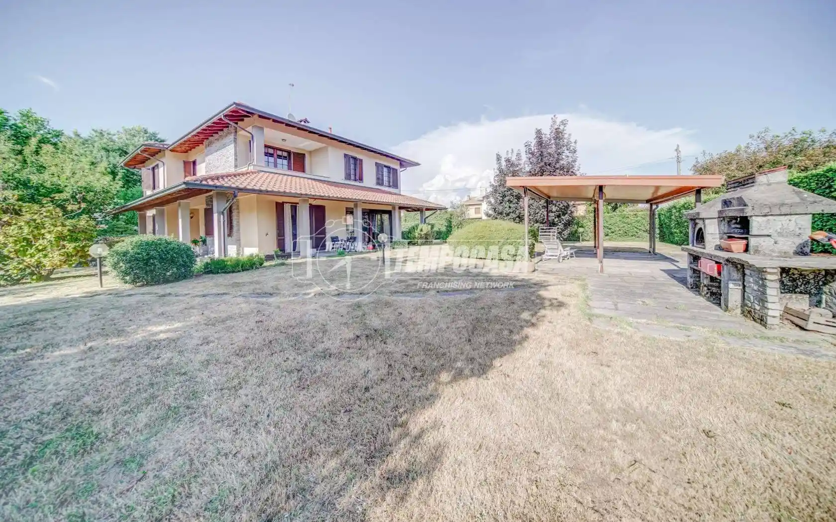 Villa in vendita a Varallo Pombia