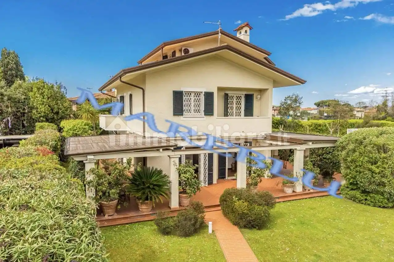 Villa in affitto a Forte dei Marmi