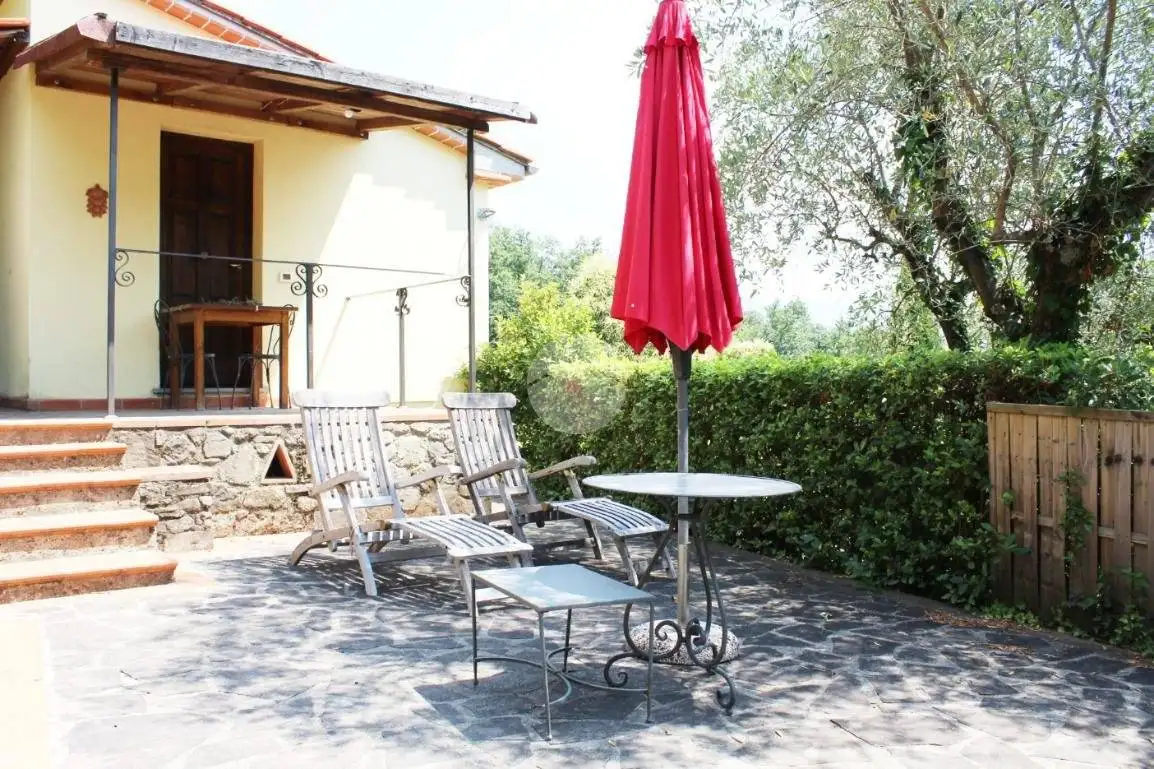 Casa indipendente in vendita a Pistoia