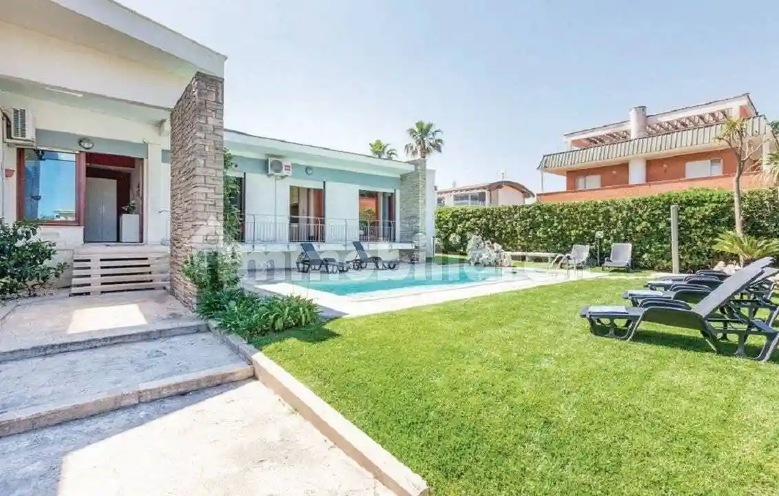 Villa unifamiliare viale Circe 242, Lungomare Circe, Via Badino, Terracina - foto 2