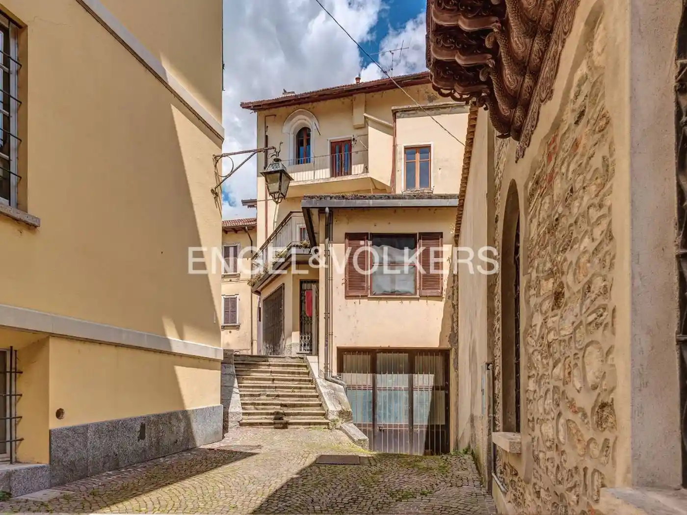 Casa indipendente in vendita a Gravedona ed Uniti
